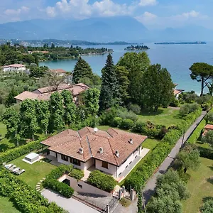 villa-giulia-manerba-del-garda.it-lombardy.com/
